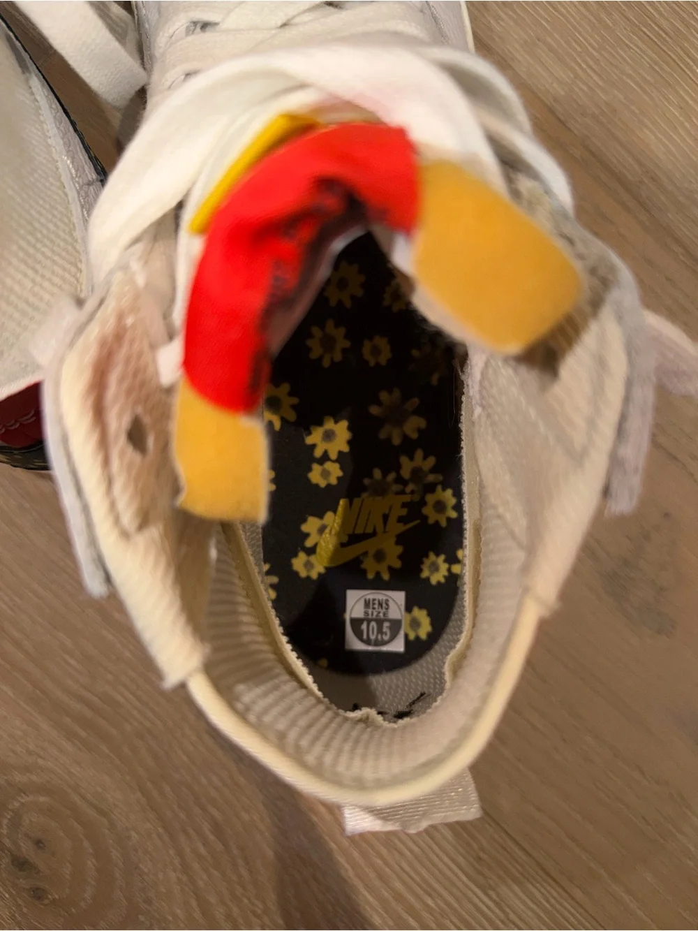 Nike mid top